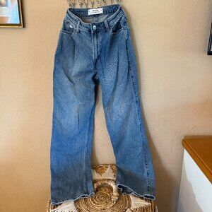 Hollister Curvy Ultra High-Rise Dad Jeans W26 | Light Wash Straight Leg